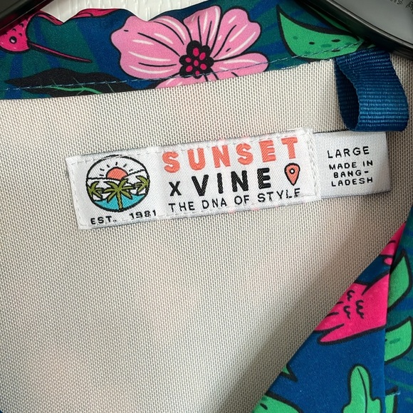 SUNSET x VINE | 2-pc Floral Beach Wear | Top: L / Shorts: M | NWOT - Picture 2 of 11